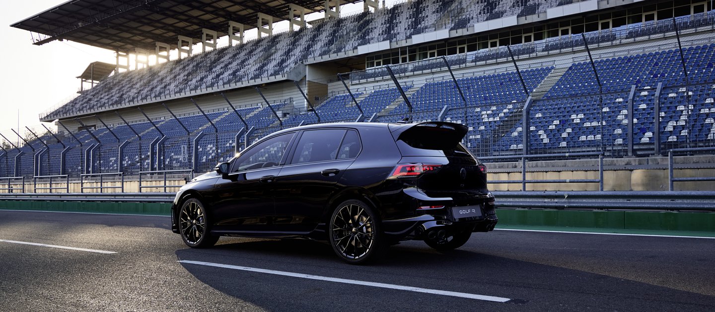 New Golf R Black Edition